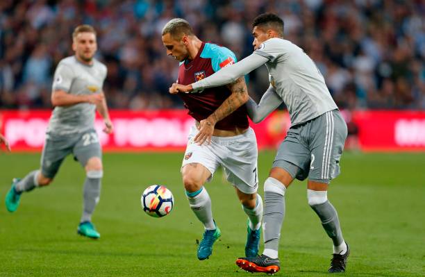 務人員的收 務人員的收