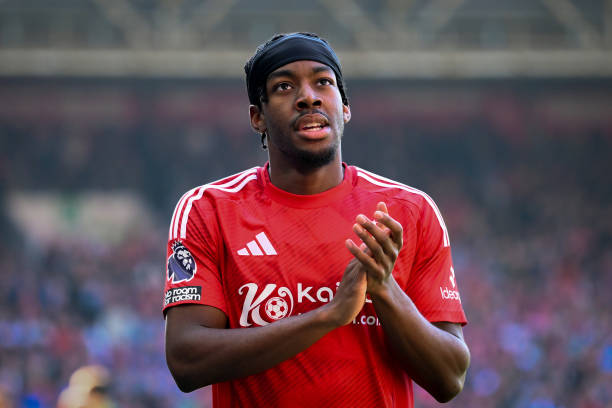 逐步倾斜的 逐步倾斜的