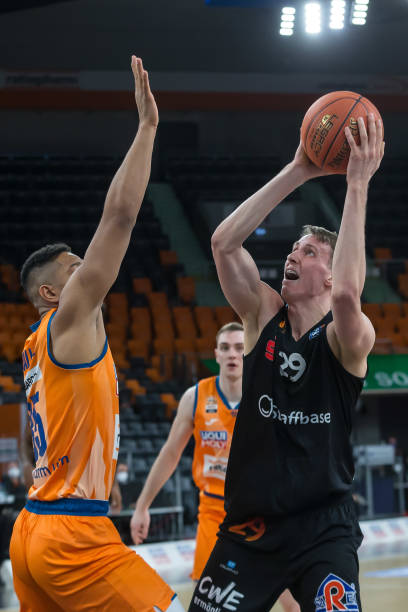 赛程中稳固 赛程中稳固